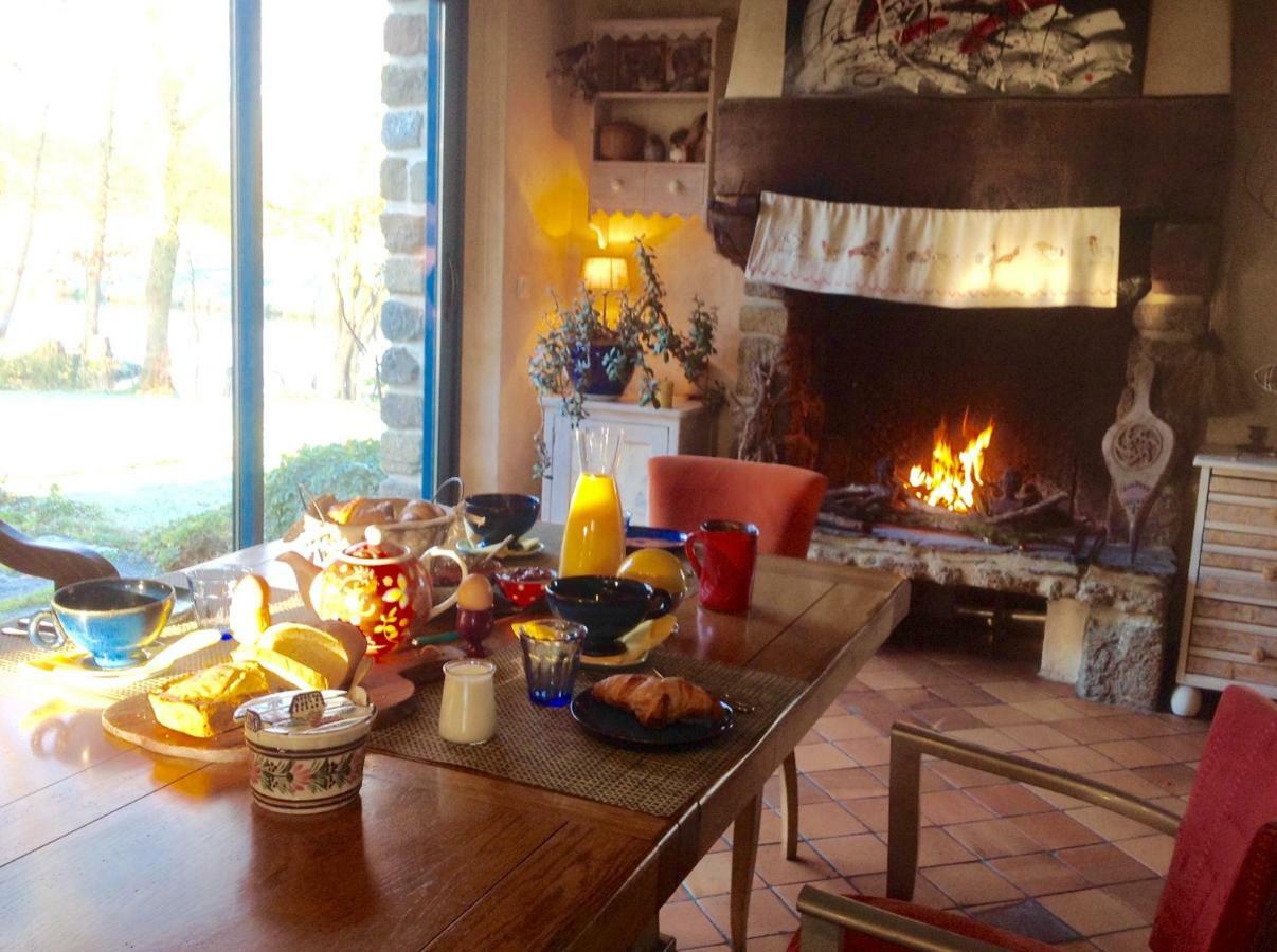 Bed and Breakfast Au Pont Ricoul Saint-Pierre-de-Plesguen Екстер'єр фото